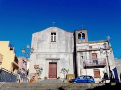La Chiesa di San Giacomo a San Pier Niceto in Sicilia - © Effems, CC BY-SA 4.0, Wikipedia