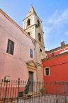 La chiesa di San Giovanni Battista a Venosa, Basilicata. Costruita attorno al 1500, conserva al suo interno la statua di Sant'Antonio venerato il 13 giugno.
