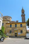 La chiesa di San Leopoldo Re a Vada con il campanile (Toscana). Venne costruita su progetto di Felice Francolini per volere del granduca Leopoldo II° - © Nick_Nick / Shutterstock.com ...