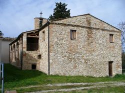 La Chiesa di San Massimo in Varano a Torano Nuovo in Abruzzo Di pizzodisevo - Flickr, CC BY-SA 2.0, Collegamento