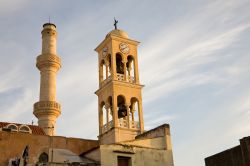 La chiesa di San Nicola al tramonto, Chania, isola di Creta. Sullo sfondo, il minareto - © imagesef / Shutterstock.com