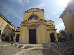 La Chiesa di San Pietro e Paolo a Corsico in Lombardia - © Andrea Albini, CC BY-SA 3.0, Wikipedia