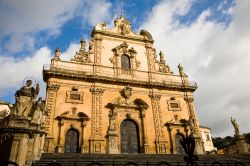 La Chiesa di San Pietro (Cattedrale) nel centro storico di Modica in provincia di Ragusa (Sicilia)