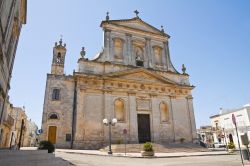 La chiesa di San Rocco a Ceglie Messapica in Salento (Puglia). Fu costruito sul punto più alto di una collina dove sorgeva una chiesetta edificata attorno al XVI° secolo intitolata ...