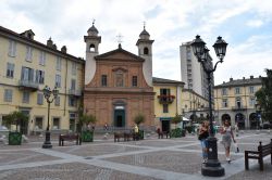 La Chiesa di San Rocco nel centro storico di Pinerolo in Piemonte. - © hydra viridis / Shutterstock.com