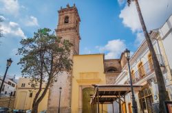 La chiesa di San Roque nel centro storico di Oliva, Valencia, Spagna. Questo edificio religioso venne costruito durante la cristianizzazione dell'area araba in epoca medievale.



