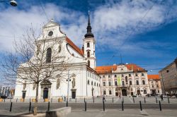 La chiesa di San Tommaso nei pressi di Piazza della Libertà a Brno, Repubblica Ceca. Questa chiesa barocca fu fondata con il monastero annesso nel 1352 da Giovanni Enrico di Lussemburgo ...