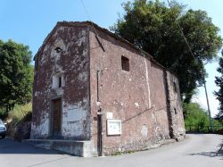 La chiesa di Sant'Andrea a Beverone di Rocchetta di Vara in Liguria - © Davide Papalini, CC BY-SA 3.0, Wikipedia