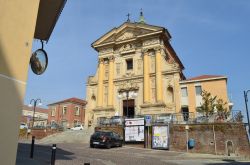 La Chiesa di Sant'Elena nel centro di Villafranca d'Asti in Piemonte