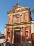 La chiesa di Santa Croce è uno dei tanti edifici religiosi della città di Rivoli in Piemonte- © Claudio Divizia / Shutterstock.com