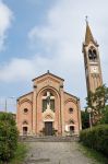 La chiesa di Santa Maria Assunta a Gropparello, in Emilia-Romagna - © Mi.Ti. / Shutterstock.com