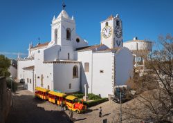 La Chiesa di Santa Maria in Tavira, in Algarve, Portogallo