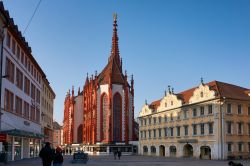 La chiesa gotica Marienkapelle a Wuerzburg in Germania - © LuisPinaPhotography / Shutterstock.com