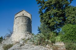 La chiesa nel parco del castello di Villeneuve-les-Avignon in Francia.
