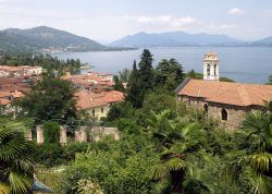 La chiesa parrochiale di Santa Margherita a Meina, Piemonte - © Torsade de Pointes - CC0, Wikipedia