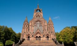 La chiesa Thomas Coats a Paisley, Scozia, UK. Finanziata da un industriale tessile, alla costruzione di questa chiesa in arenaria rossa, in stile neogotico, hanno partecipato generazioni di ...