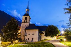 La chiesetta di San Michele a Chamonix, Francia: all'interno di questo piccolo gioiello d'architettura religiosa si trova un bell'organo.
