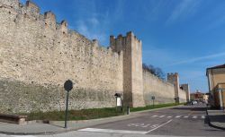 La cinta di mura di Marostica vicino al Castello Inferiore - © Matteo Ceruti / Shutterstock.com