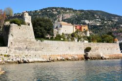 La cittadella fortificata di Villefranche-sur-Mer (Costa Azzurra), classificata come Monumento storico.