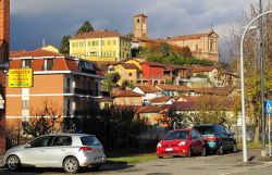 La cittadina di Andezeno in Piemonte: panorama del centro storico - © F Ceragioli, CC BY-SA 3.0, Wikipedia