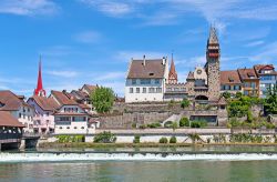 La cittadina storica di Bremgarten si trova a circa 20 km a ovest di Zurigo. Il centro storico, circondato dal fiume Reuss su tre lati e chiuso al traffico motorizzato, è monumento culturale ...