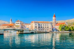 La cittadina turistica di Trogir, Croazia: patrimonio dell'umanità dell'Unesco, vanta oltre 2 mila anni di storia e accoglie un numero impressionante di edifici barocchi e rinascimentali.

 ...