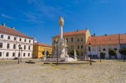 La colonna della Santissima Trinità nell'omonima piazza di Osijek, Croazia - © Zdravko T / Shutterstock.com