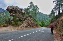 La Corsica sportiva: in bici in mezzo alla natura - la zona di Solenzara, e in particolare quella delle Cime di Bavella, si presta a un turismo prevalentemente sportivo. Dalle passeggiate, al ...