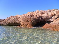 La costa di Santa Margherita di Pula in Sardegna  - © Francesco Lo Bello, CC BY 3.0, Wikipedia