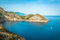 La costa nei pressi di Nerano, al confine tra la Costiera Amalfitana e quella Sorrentina in Campania