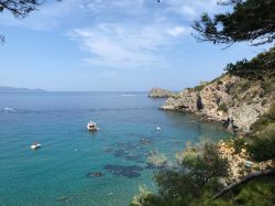 La costa rocciosa dell'Argentario nei pressi di Spiaggia le Cannelle, Toscana