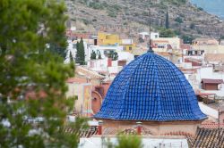 La cupola blu dell'Eremo del Sangue a Sagunto, Spagna.  Si tratta del più grande edificio della città situata nella Comunità Autonoma Valenciana.
