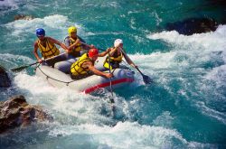 La Dora Baltea, uno dei fiumi migliori per praticare il rafting nel nord Italia. - © Pecold / Shutterstock.com