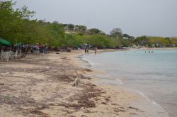 La spiaggia de La Ensenada, frequentata soprattutto dalle persone del luogo in Repubblica Dominicana
