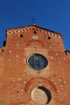 La facciata del Duomo di San Miniato in Toscana