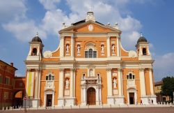 La Facciata della Cattedrale di Carpi in Emilia-Romagna