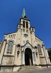 La facciata della chiesa di Notre-Dame a Aix-les-Bains, Francia. Inaugurata nel 1900 quando la  stazione climatica iniziò ad essere in voga, questa chiesa mescola lo stile bizantino ...