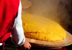 La Festa del Polentone a Castel di Tora nel Lazio