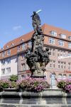 La fontana di Ercole di fronte alla Casa del Sale nella città di Zittau, Sassonia, Germania - © Peter Probst / Shutterstock.com
