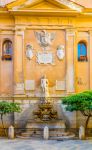 La fontana di Saturno in centro a Napoli in Sicilia
