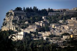 La Fortezza che domina il borgo di Civitella del Tronto in Abruzzo, provincia di Teramo.