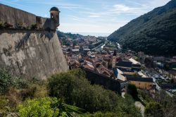 La fortezza di Castel San GIovanni, domina il centro storico di Finalborgo, Liguria