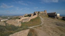 La fortezza romana di Sagunto, Valencia, Sagunto, con un tratto di mura.
