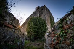 La frazione di Ripafratta e la Fortezza San Paolino sulle rive del Serchio a San Giuliano Terme