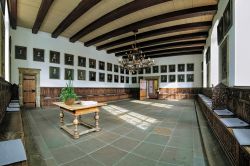 La Friedenssaal (Sala della Pace) nel Municipio di Osnabruck, Germania. In questo locale, il 24 ottobre 1648, venne firmato il tratto di Westfalia - © Mikhail Markovskiy / Shutterstock.com ...