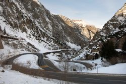 La Galerie Tanzenbein lungo la strada del San Gottardo, tra Andermatt e Goschenen (Svizzera).