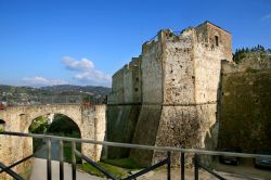 La grande fortezza di Agropoli, Campania - Una delle possenti torri del castello di Agropoli che con la sua architettura impreziosisce la già incantevole località cilentana. Le ...
