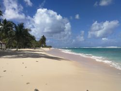 La grande spiagge di Grande terre a Guadalupa: plage de la Chapelle