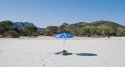 La grande spiaggia di Sa Curcurica si trova sulla costa a nord di Orosei, in Sardegna