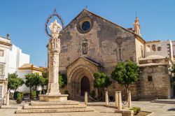 La Iglesia de San Dionisio nella piazza dell'Assunzione a Jerez de Frontera, in Spagna